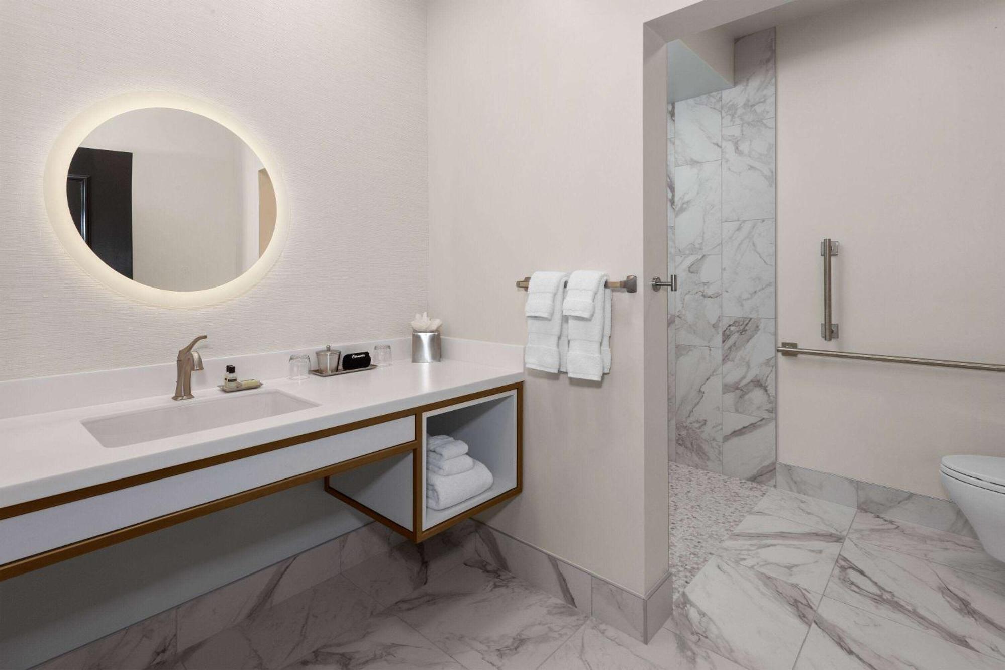 Legacy Hotel, Trademark Collection By Wyndham Green Bay Extérieur photo
