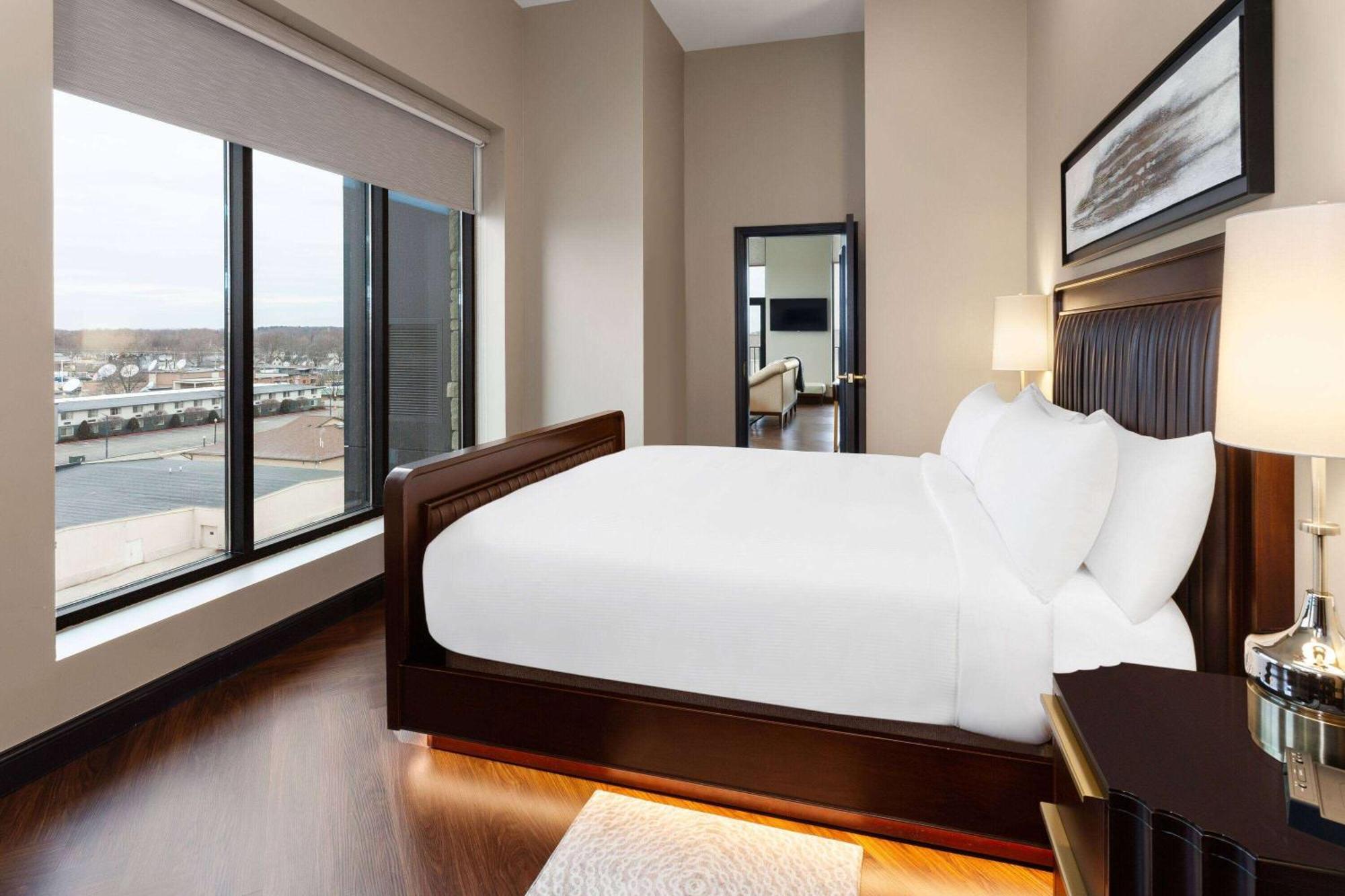 Legacy Hotel, Trademark Collection By Wyndham Green Bay Extérieur photo