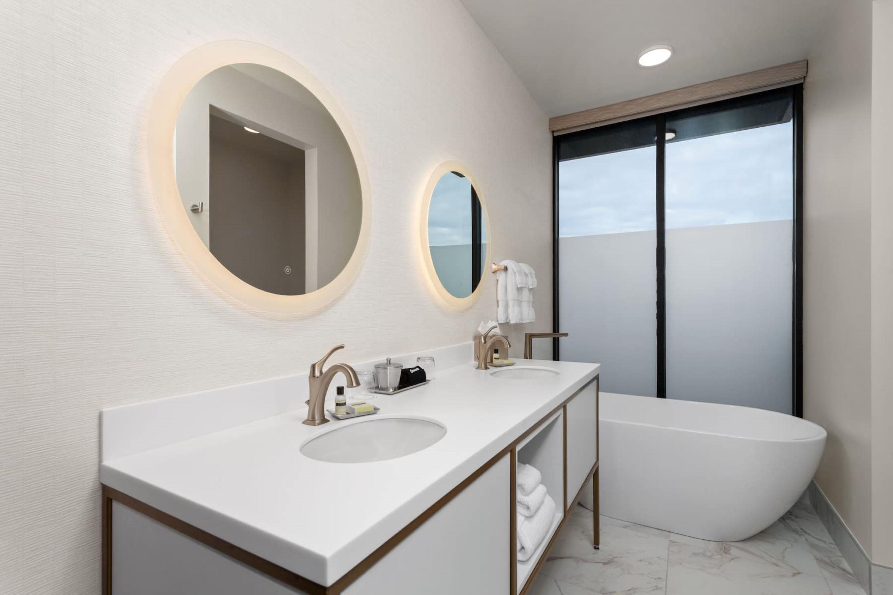 Legacy Hotel, Trademark Collection By Wyndham Green Bay Extérieur photo